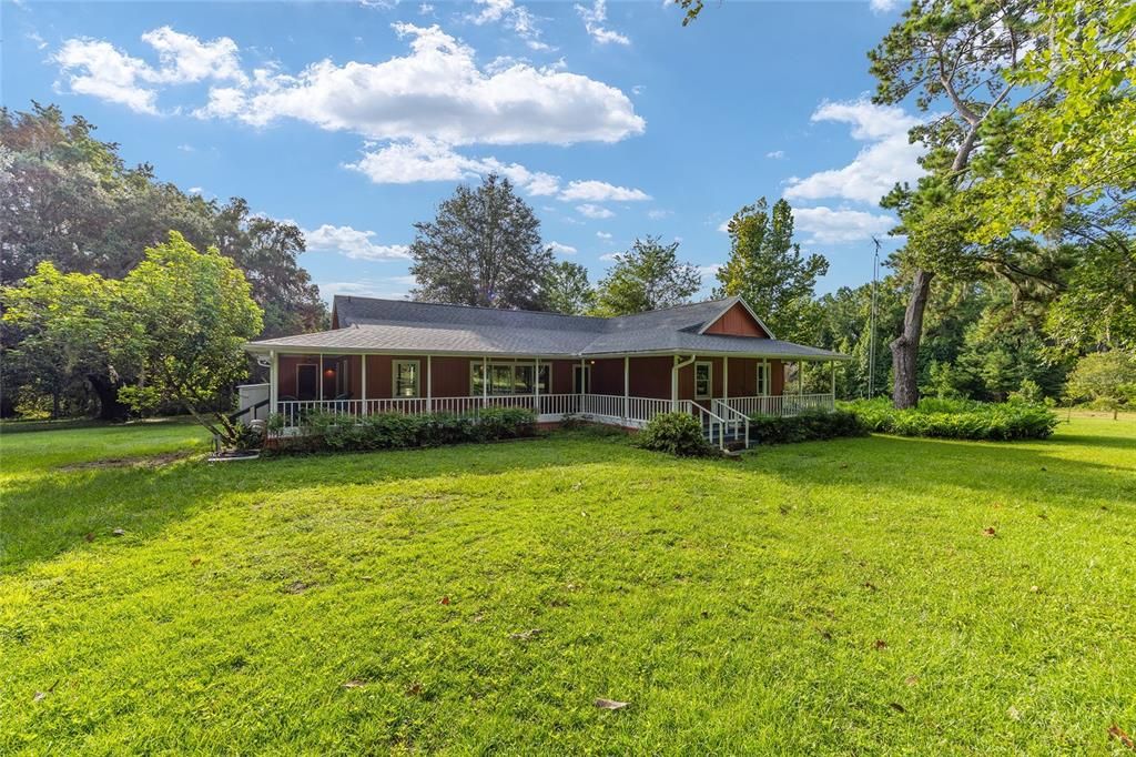 En Venta: $829,000 (3 camas, 2 baños, 2700 Pies cuadrados)