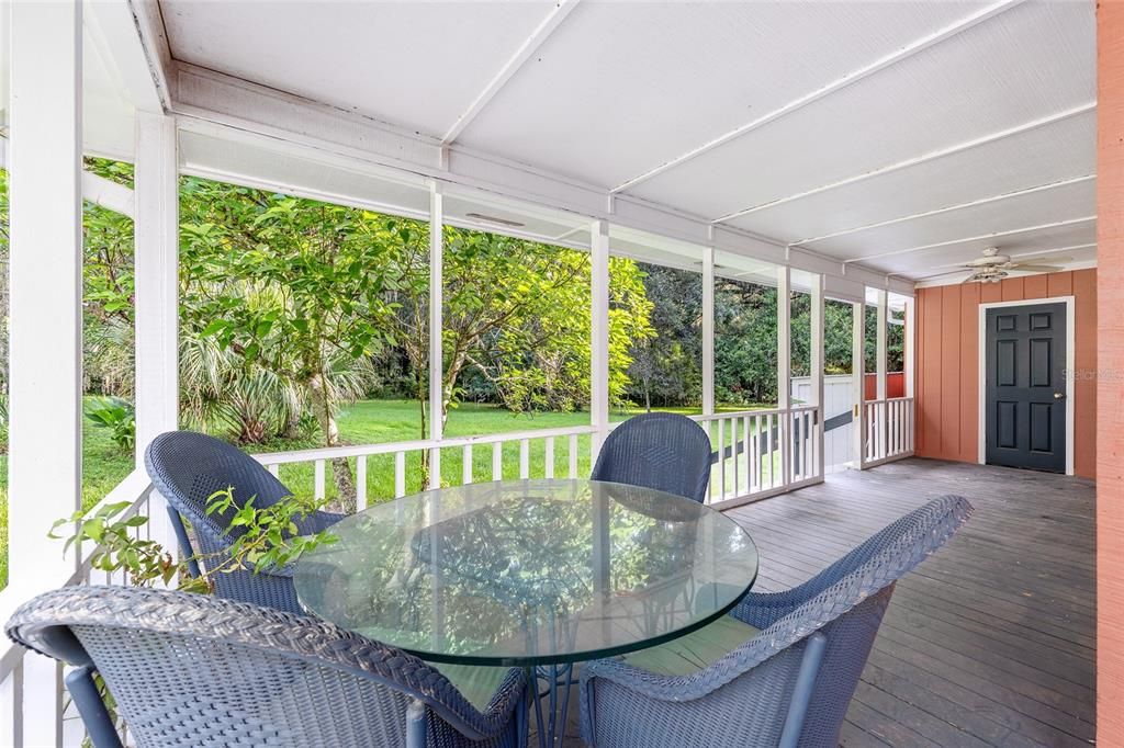 En Venta: $829,000 (3 camas, 2 baños, 2700 Pies cuadrados)