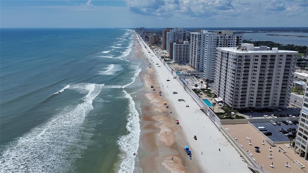 Active With Contract: $549,000 (2 beds, 2 baths, 1561 Square Feet)