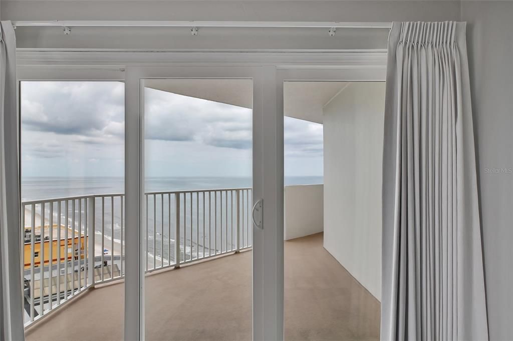 Active With Contract: $549,000 (2 beds, 2 baths, 1561 Square Feet)