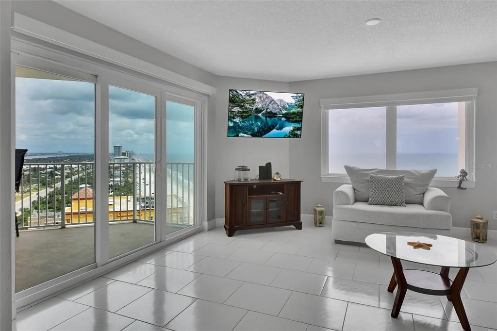 Active With Contract: $549,000 (2 beds, 2 baths, 1561 Square Feet)