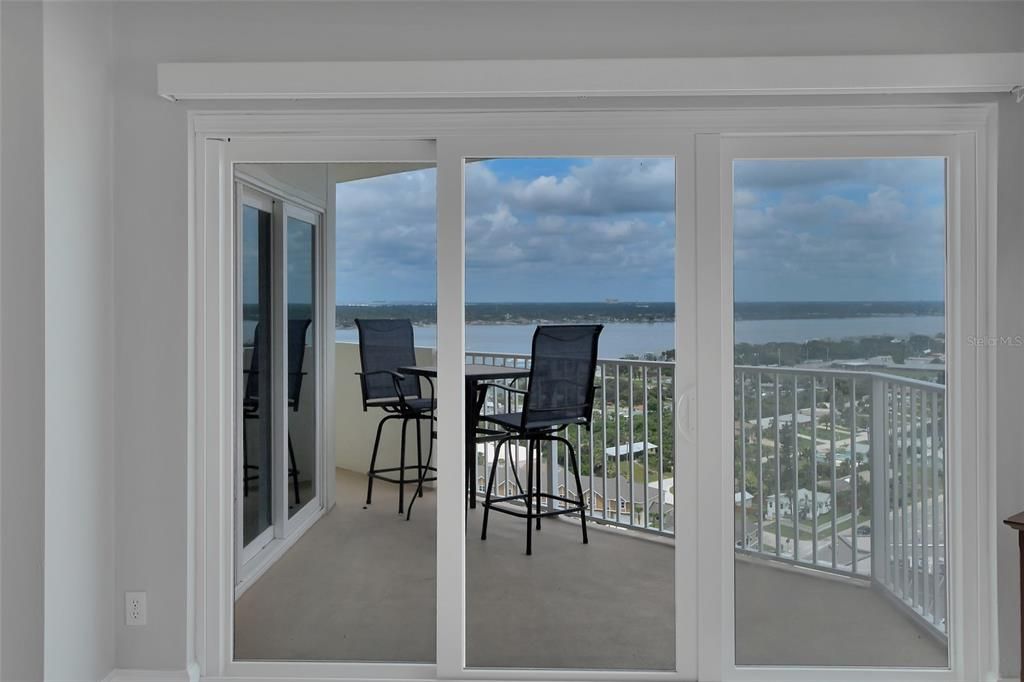 Active With Contract: $549,000 (2 beds, 2 baths, 1561 Square Feet)