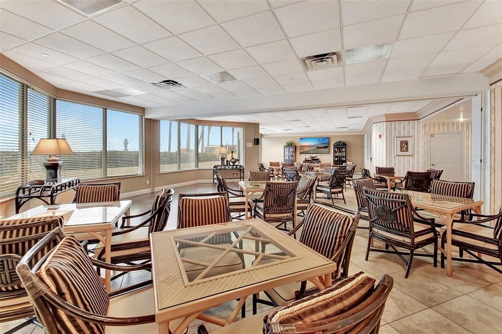 Active With Contract: $549,000 (2 beds, 2 baths, 1561 Square Feet)