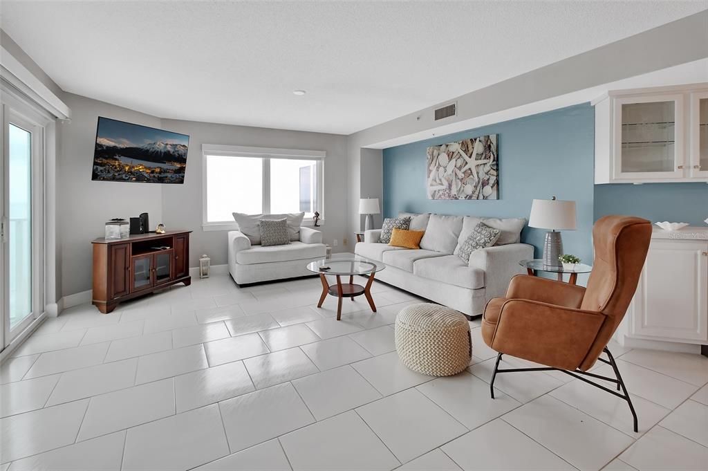 Active With Contract: $549,000 (2 beds, 2 baths, 1561 Square Feet)