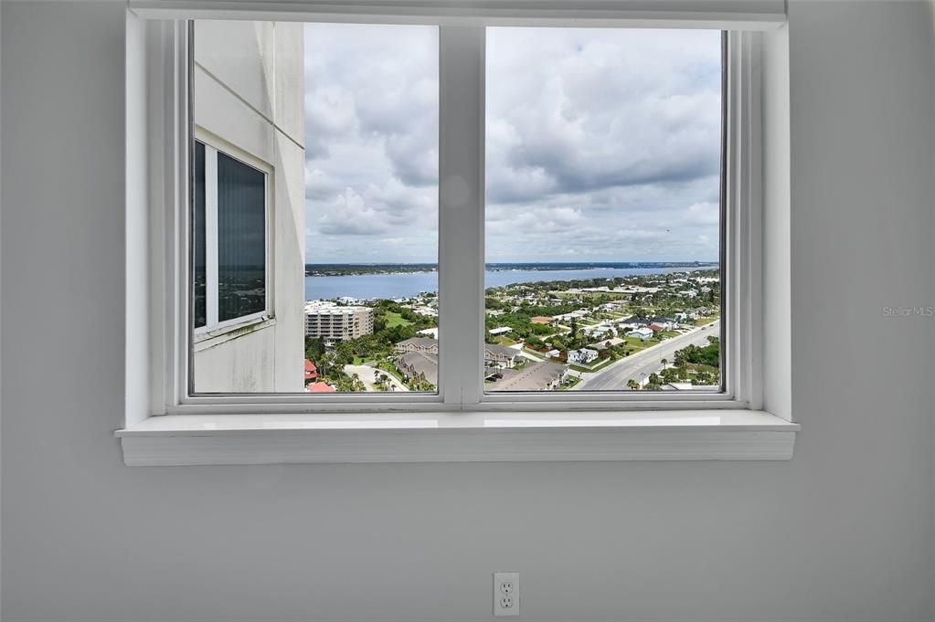 Active With Contract: $549,000 (2 beds, 2 baths, 1561 Square Feet)