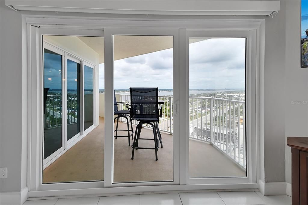 Active With Contract: $549,000 (2 beds, 2 baths, 1561 Square Feet)