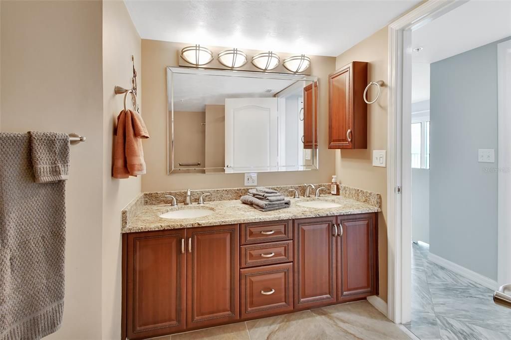 Active With Contract: $549,000 (2 beds, 2 baths, 1561 Square Feet)