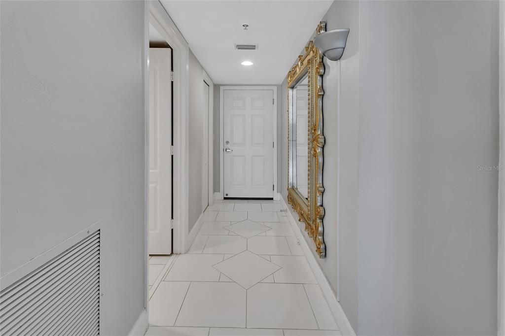 Active With Contract: $549,000 (2 beds, 2 baths, 1561 Square Feet)