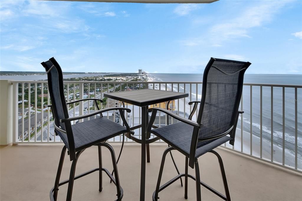 Active With Contract: $549,000 (2 beds, 2 baths, 1561 Square Feet)