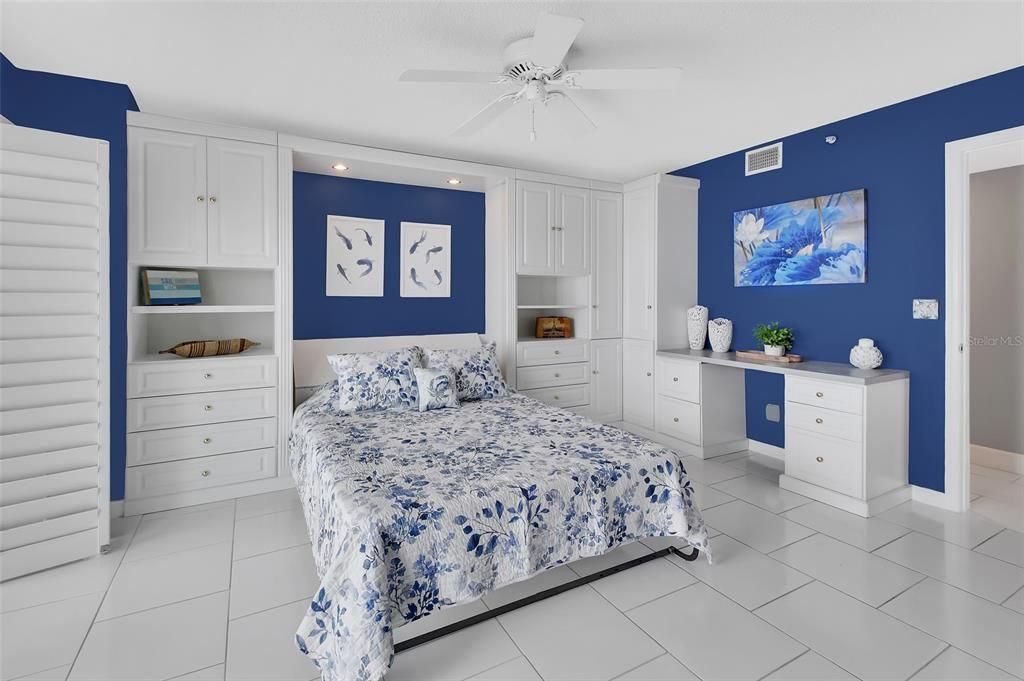 Active With Contract: $549,000 (2 beds, 2 baths, 1561 Square Feet)