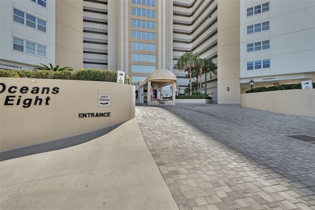 Active With Contract: $549,000 (2 beds, 2 baths, 1561 Square Feet)