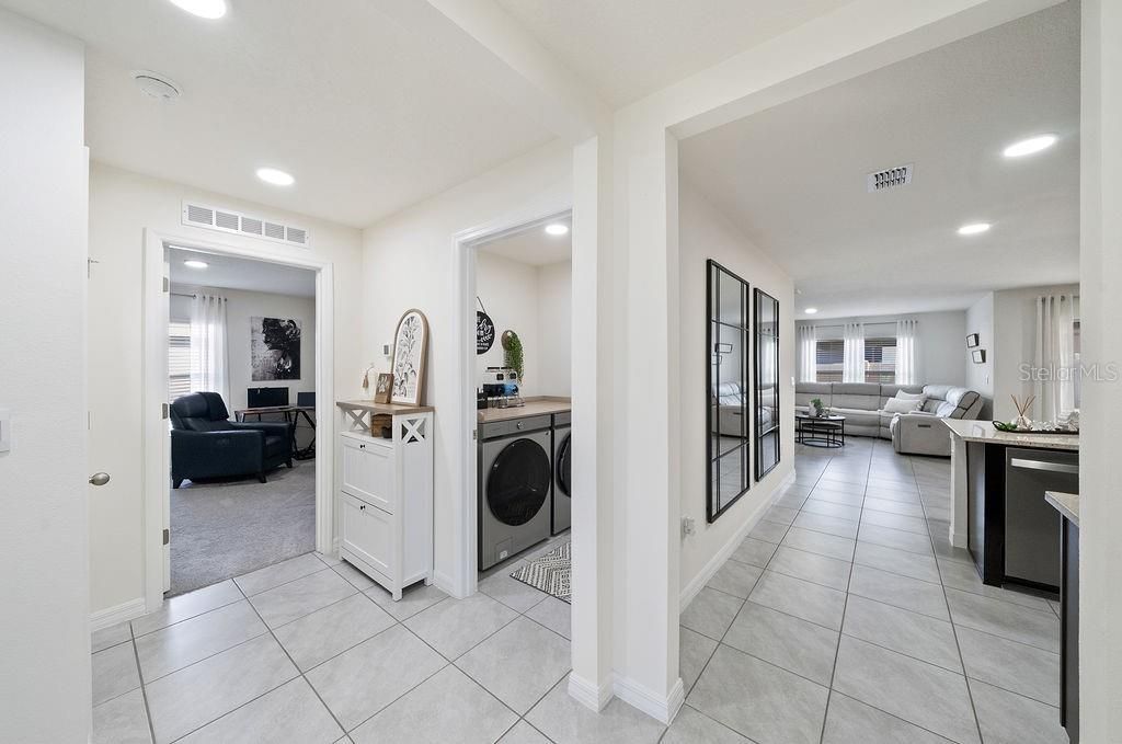 合同活跃: $2,200 (4 贝兹, 2 浴室, 1827 平方英尺)