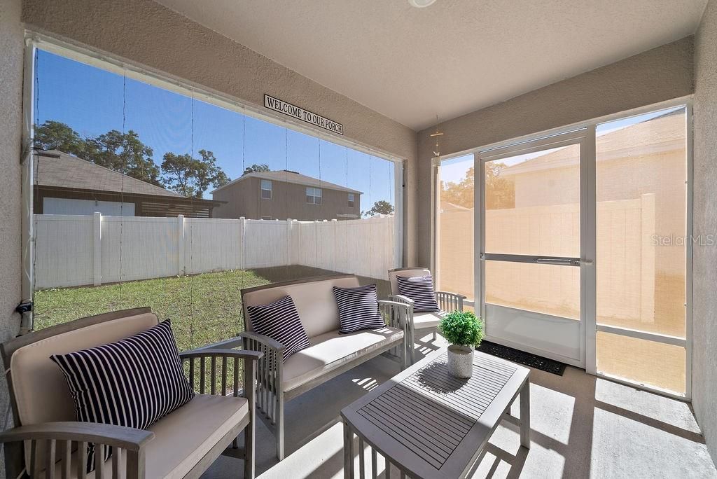 合同活跃: $2,200 (4 贝兹, 2 浴室, 1827 平方英尺)