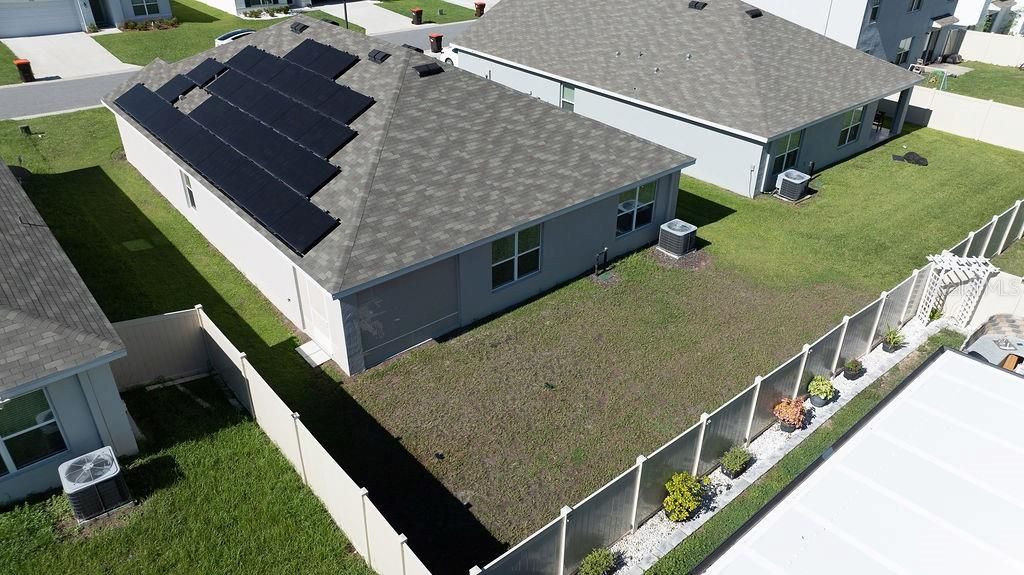 合同活跃: $2,200 (4 贝兹, 2 浴室, 1827 平方英尺)