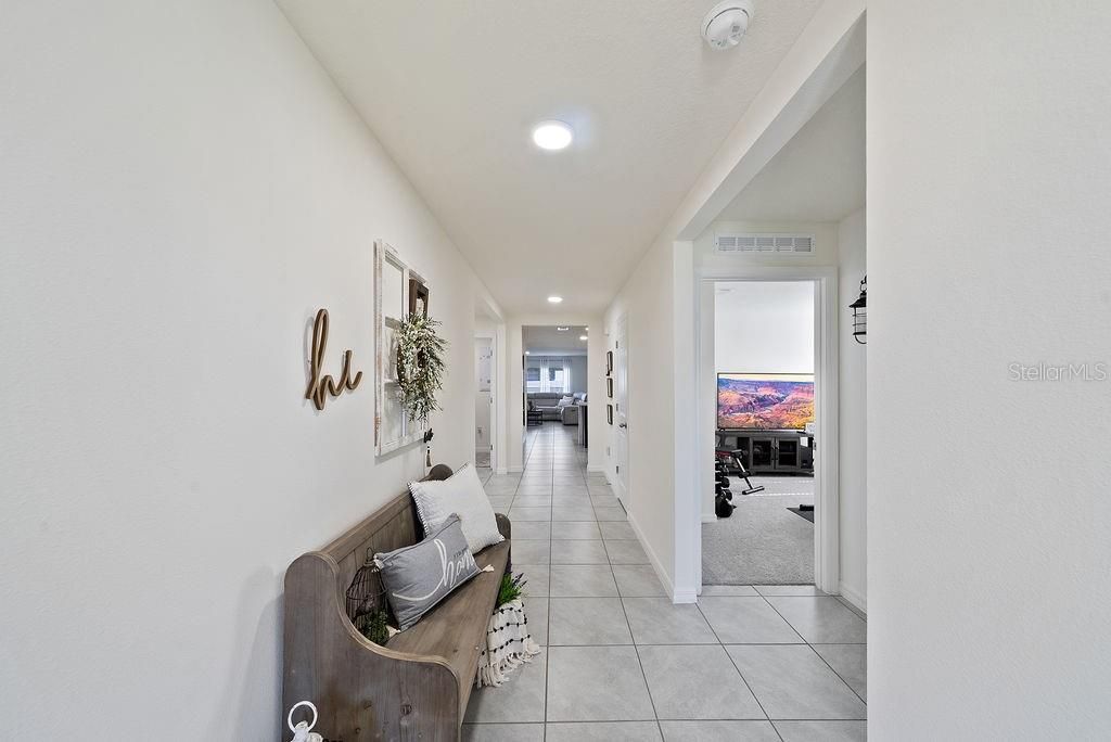 合同活跃: $2,200 (4 贝兹, 2 浴室, 1827 平方英尺)