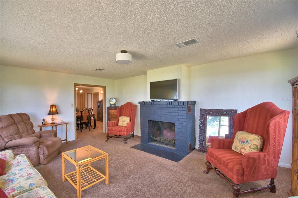 待售: $1,100,000 (6 贝兹, 4 浴室, 2909 平方英尺)