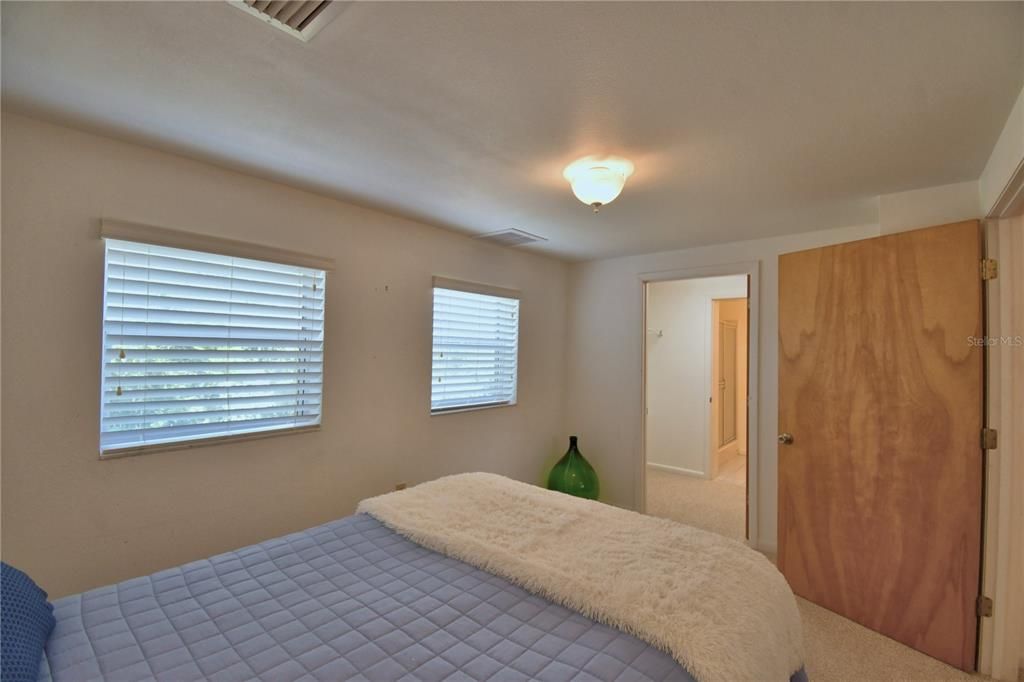 待售: $1,100,000 (6 贝兹, 4 浴室, 2909 平方英尺)