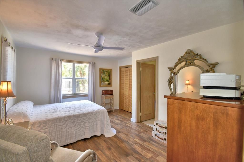 待售: $1,100,000 (6 贝兹, 4 浴室, 2909 平方英尺)