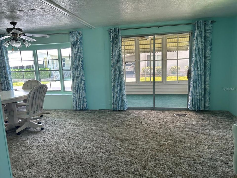 For Sale: $193,000 (2 beds, 2 baths, 1012 Square Feet)