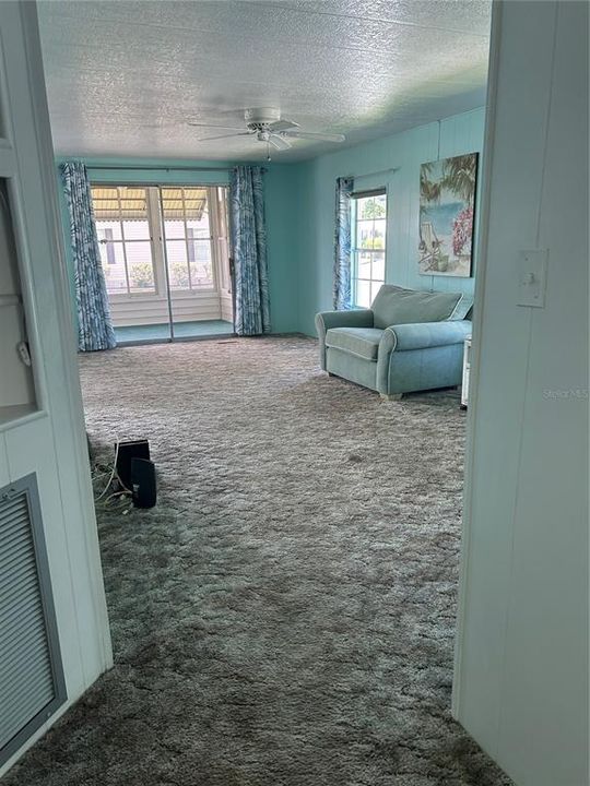 For Sale: $193,000 (2 beds, 2 baths, 1012 Square Feet)