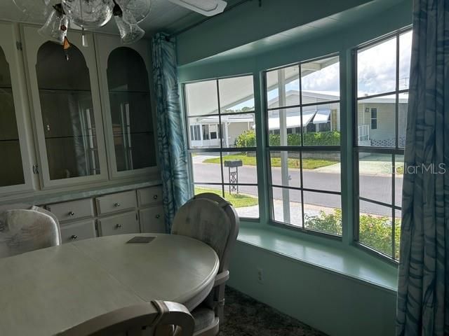 For Sale: $193,000 (2 beds, 2 baths, 1012 Square Feet)