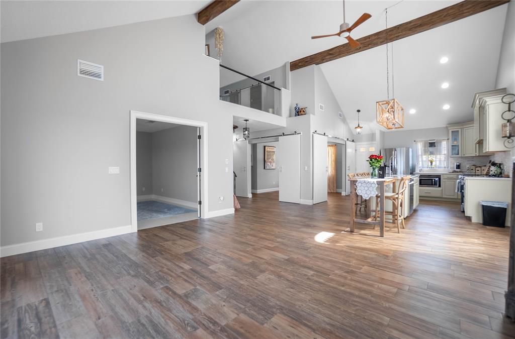 待售: $550,000 (3 贝兹, 2 浴室, 1704 平方英尺)