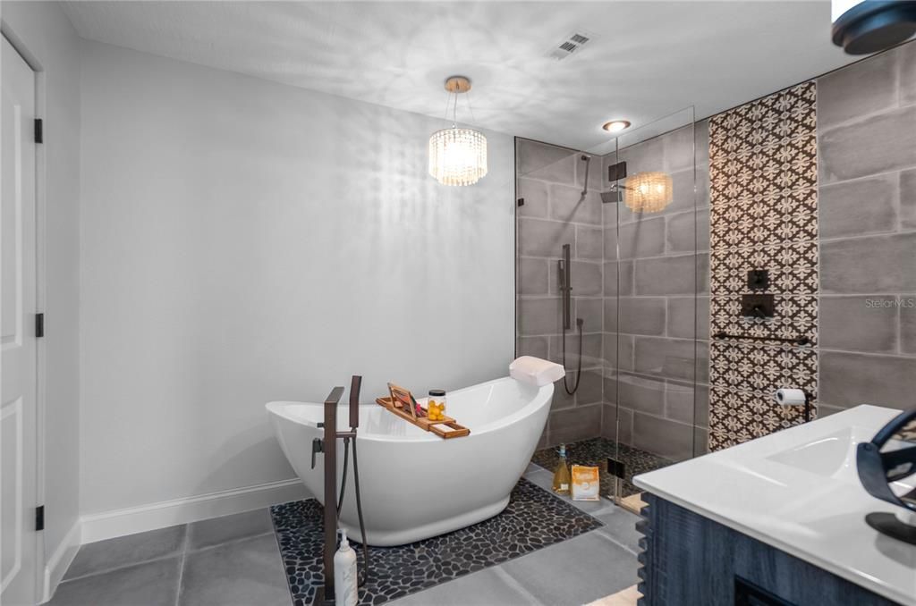 待售: $550,000 (3 贝兹, 2 浴室, 1704 平方英尺)