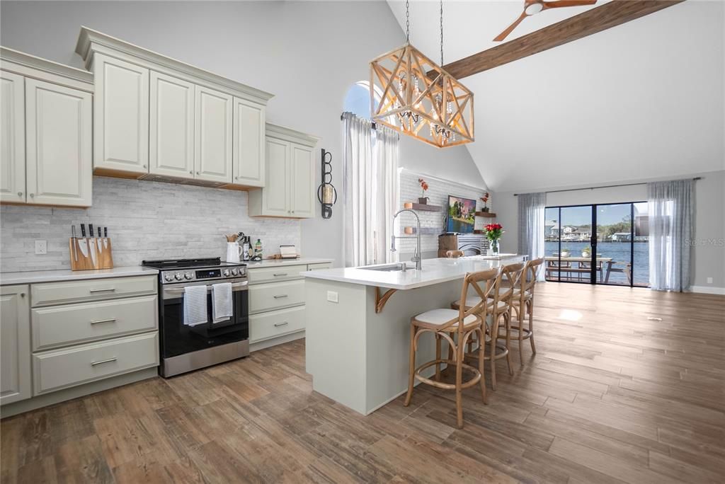 待售: $550,000 (3 贝兹, 2 浴室, 1704 平方英尺)