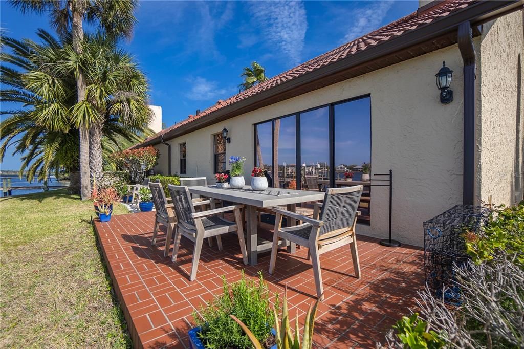 待售: $550,000 (3 贝兹, 2 浴室, 1704 平方英尺)