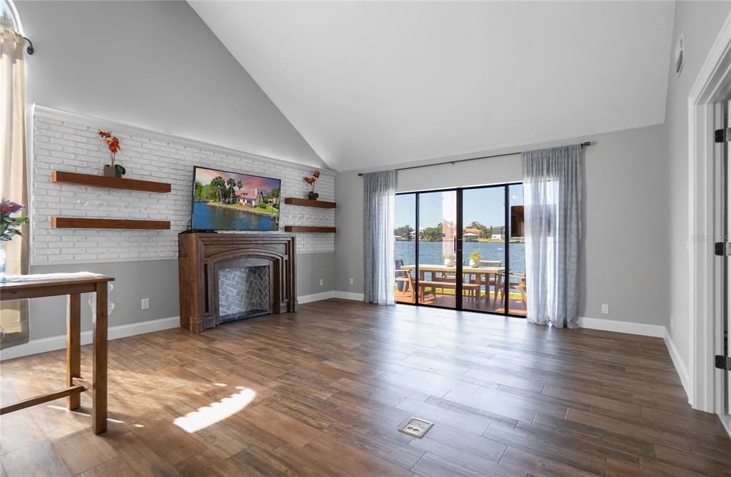 待售: $550,000 (3 贝兹, 2 浴室, 1704 平方英尺)