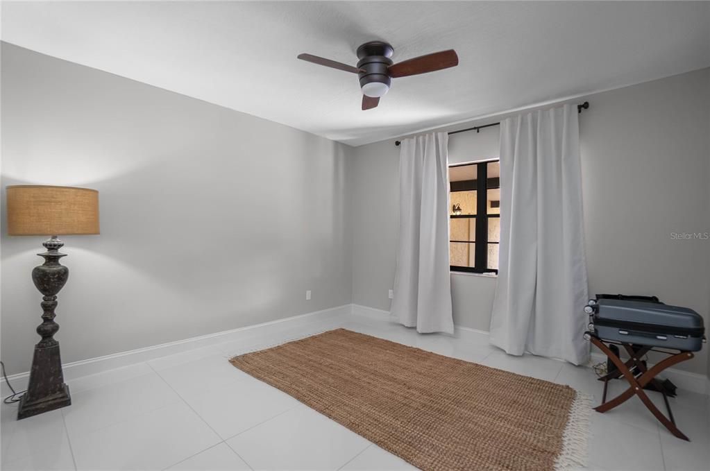 待售: $550,000 (3 贝兹, 2 浴室, 1704 平方英尺)