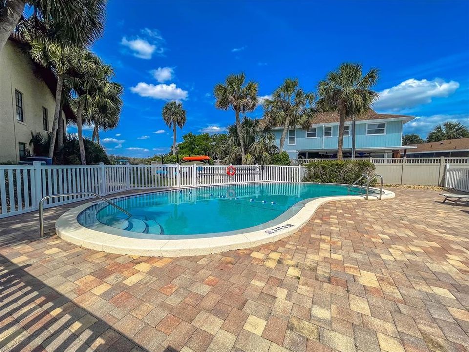 待售: $550,000 (3 贝兹, 2 浴室, 1704 平方英尺)