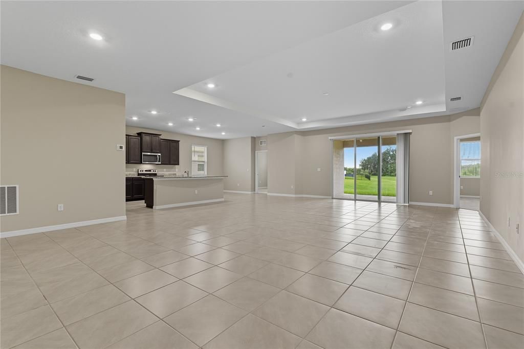 For Rent: $2,700 (4 beds, 3 baths, 2372 Square Feet)