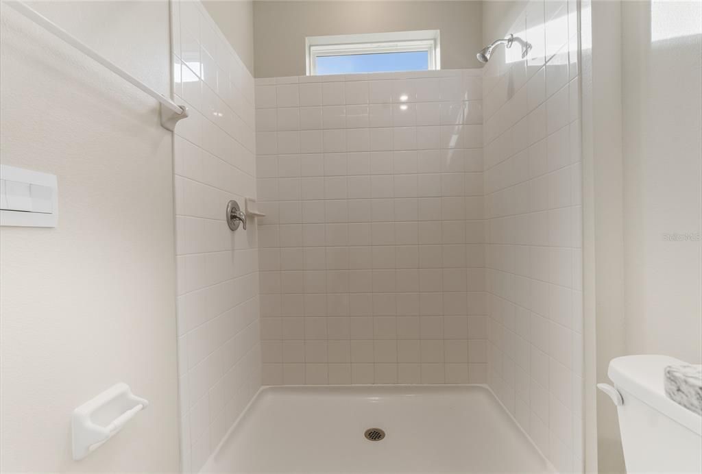 For Rent: $2,700 (4 beds, 3 baths, 2372 Square Feet)