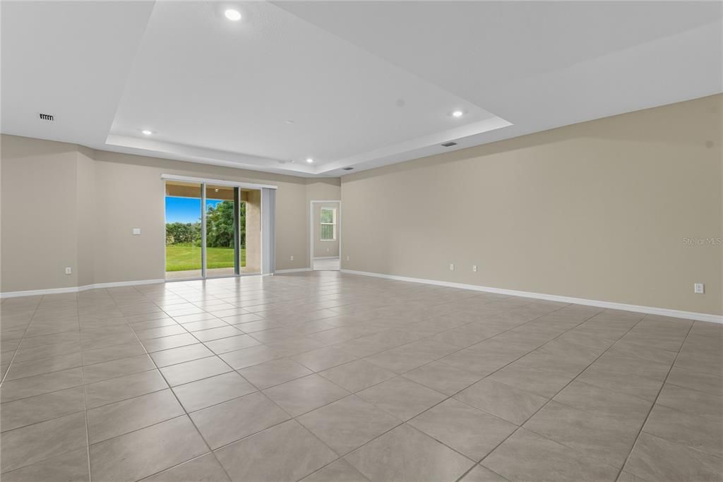 For Rent: $2,700 (4 beds, 3 baths, 2372 Square Feet)