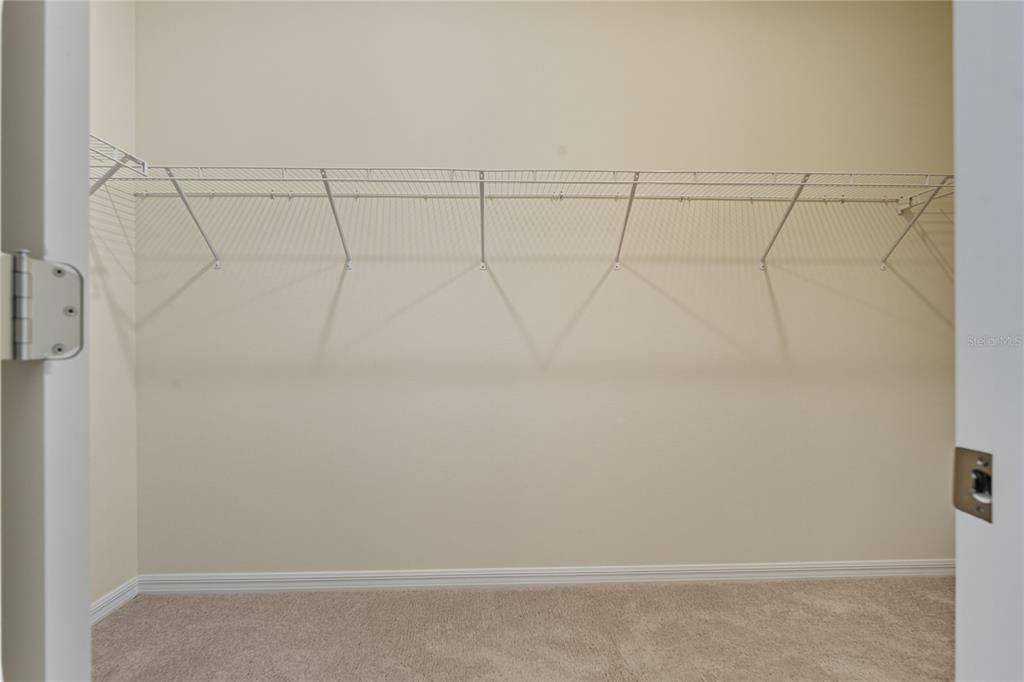 For Rent: $2,700 (4 beds, 3 baths, 2372 Square Feet)