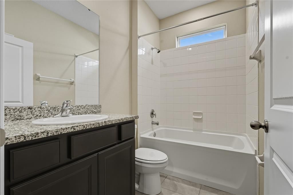 For Rent: $2,700 (4 beds, 3 baths, 2372 Square Feet)