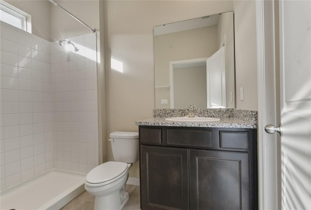 For Rent: $2,700 (4 beds, 3 baths, 2372 Square Feet)