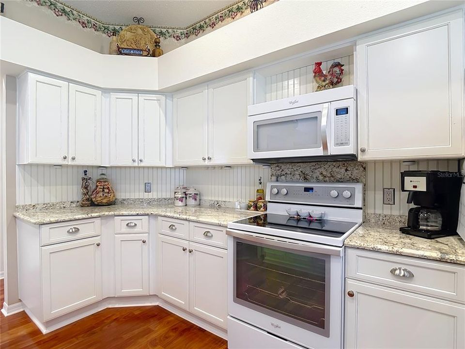 For Sale: $539,976 (4 beds, 3 baths, 2327 Square Feet)