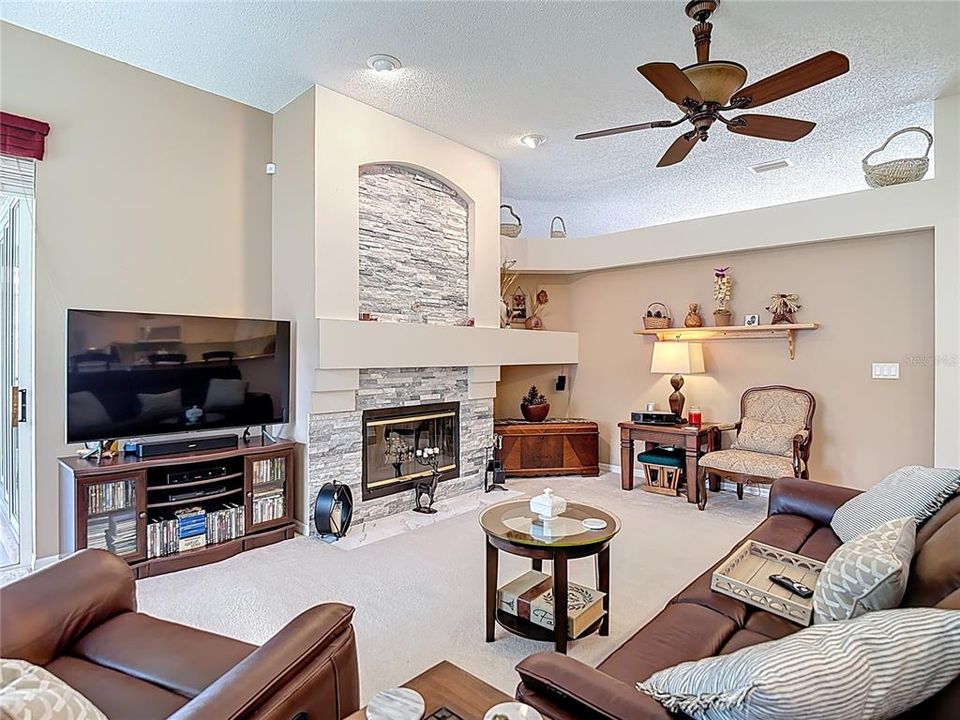 For Sale: $539,976 (4 beds, 3 baths, 2327 Square Feet)