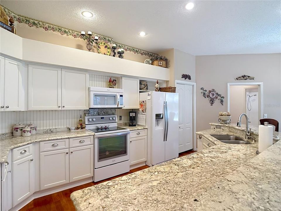 For Sale: $539,976 (4 beds, 3 baths, 2327 Square Feet)