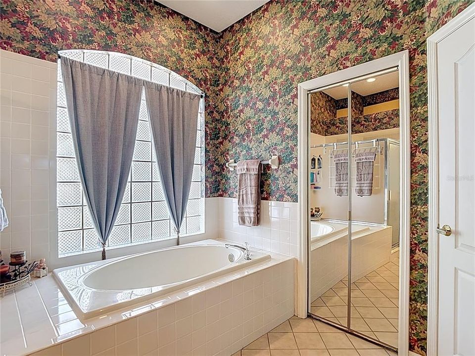 For Sale: $539,976 (4 beds, 3 baths, 2327 Square Feet)