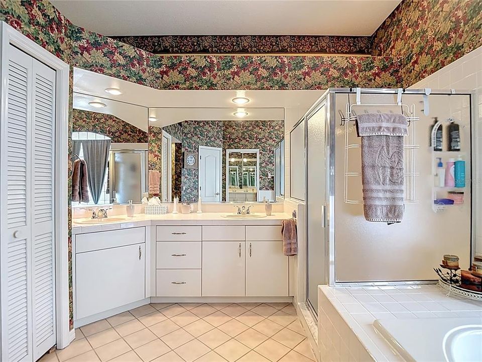 For Sale: $539,976 (4 beds, 3 baths, 2327 Square Feet)