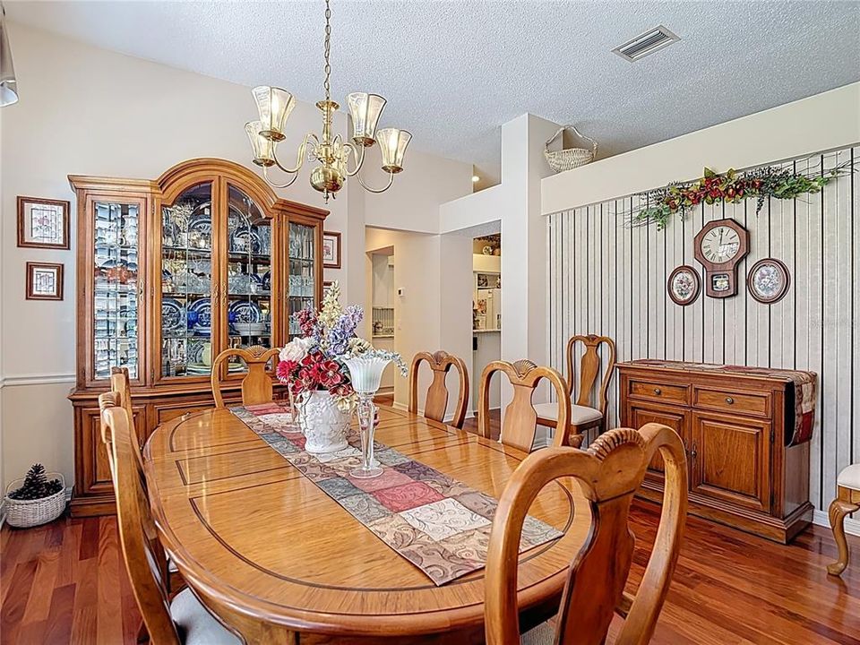 For Sale: $539,976 (4 beds, 3 baths, 2327 Square Feet)