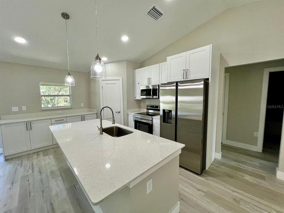 For Sale: $264,500 (3 beds, 2 baths, 1448 Square Feet)