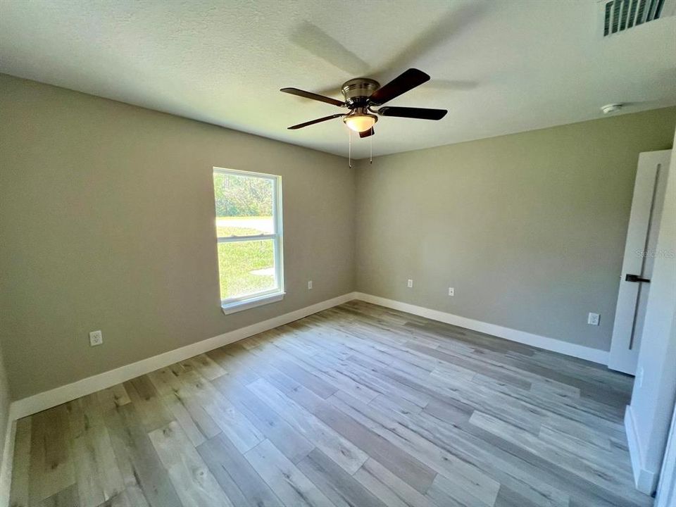 For Sale: $264,500 (3 beds, 2 baths, 1448 Square Feet)