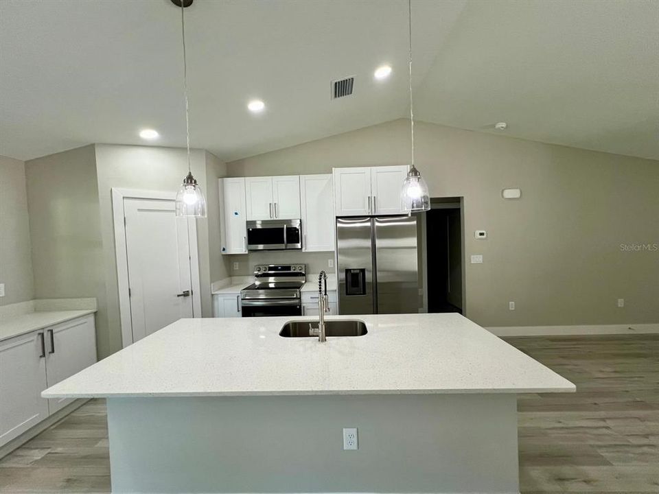 For Sale: $264,500 (3 beds, 2 baths, 1448 Square Feet)