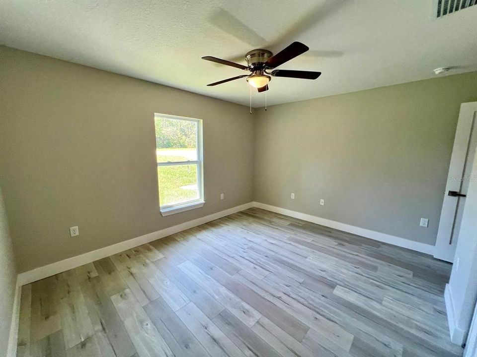 For Sale: $264,500 (3 beds, 2 baths, 1448 Square Feet)