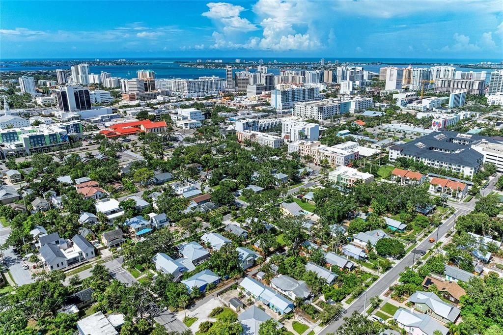 На продажу: $799,500 (4 спален, 2 ванн, 1606 Квадратных фут)