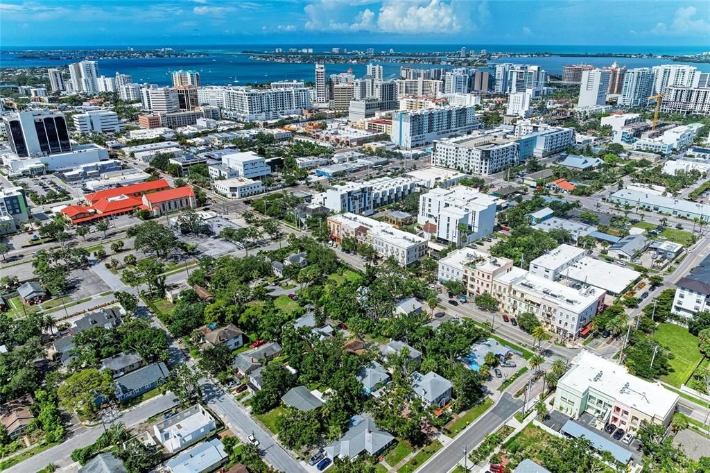 На продажу: $799,500 (4 спален, 2 ванн, 1606 Квадратных фут)